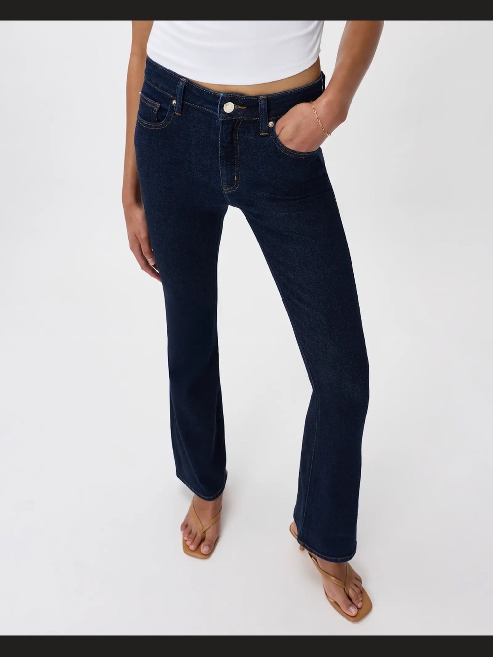 Quince - Luna Stretch Flare - Deep Rise - 27 Long, Like New